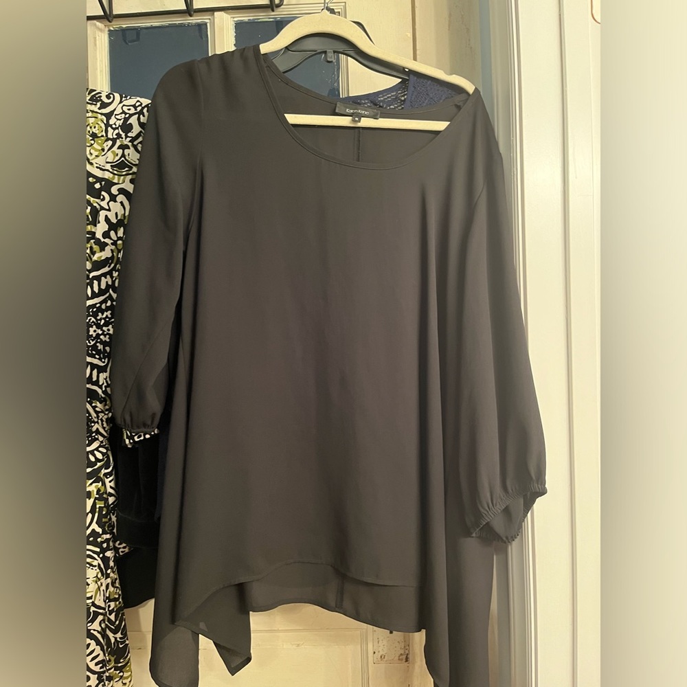 Karen Kane black tunic